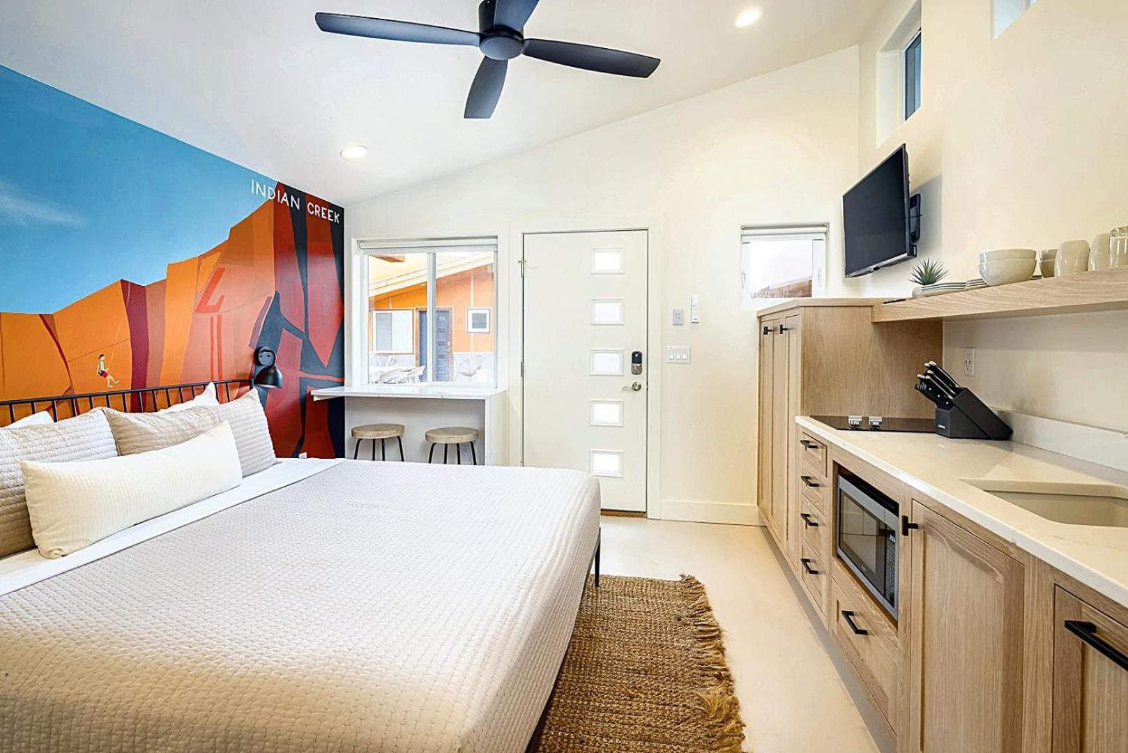 Downtown Kokopelli West 6 - Newly Remodeled Stylish Studio Moab Bagian luar foto