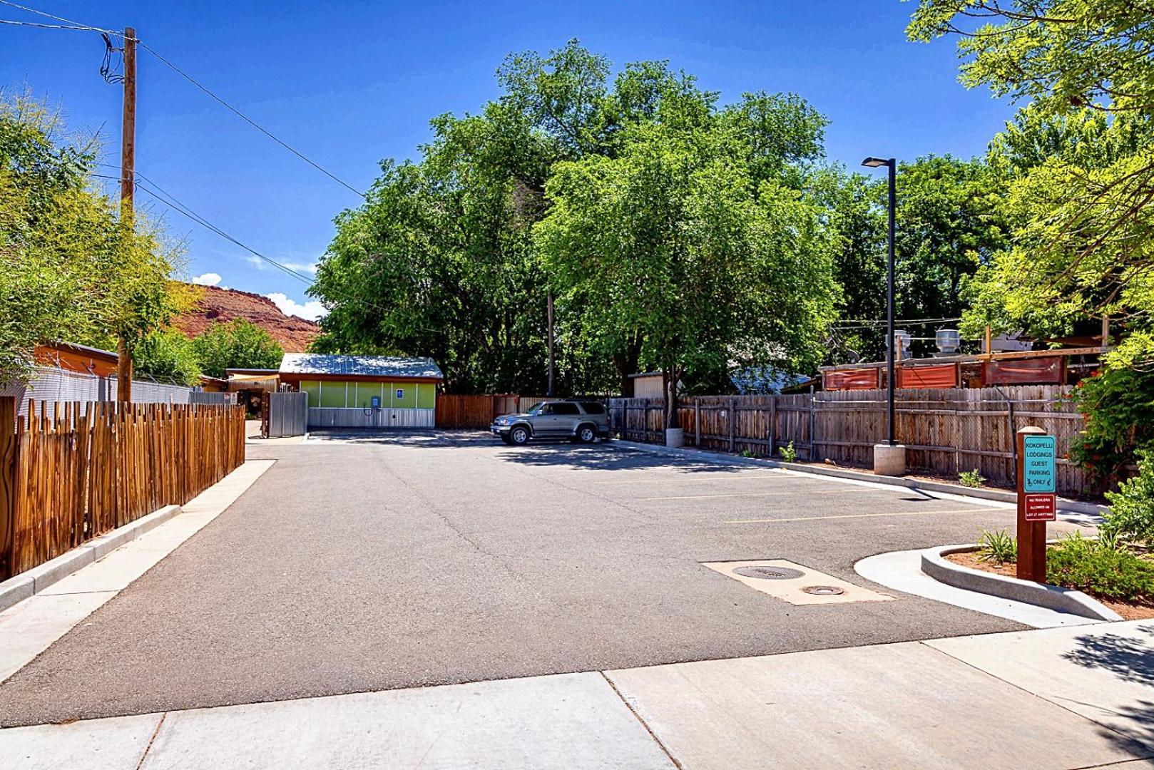 Downtown Kokopelli West 6 - Newly Remodeled Stylish Studio Moab Bagian luar foto